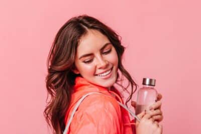 El poder invisible: 5 Perfumes de mujer con ingredientes para potenciar la atracción
