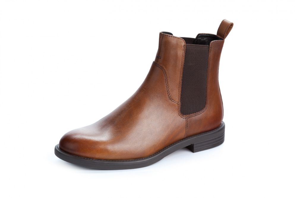 combinaciones con botas cafés