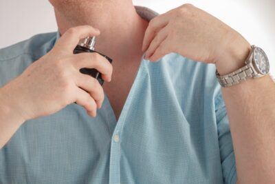 Cómo aplicar perfume para hombre y lograr un aroma duradero en México