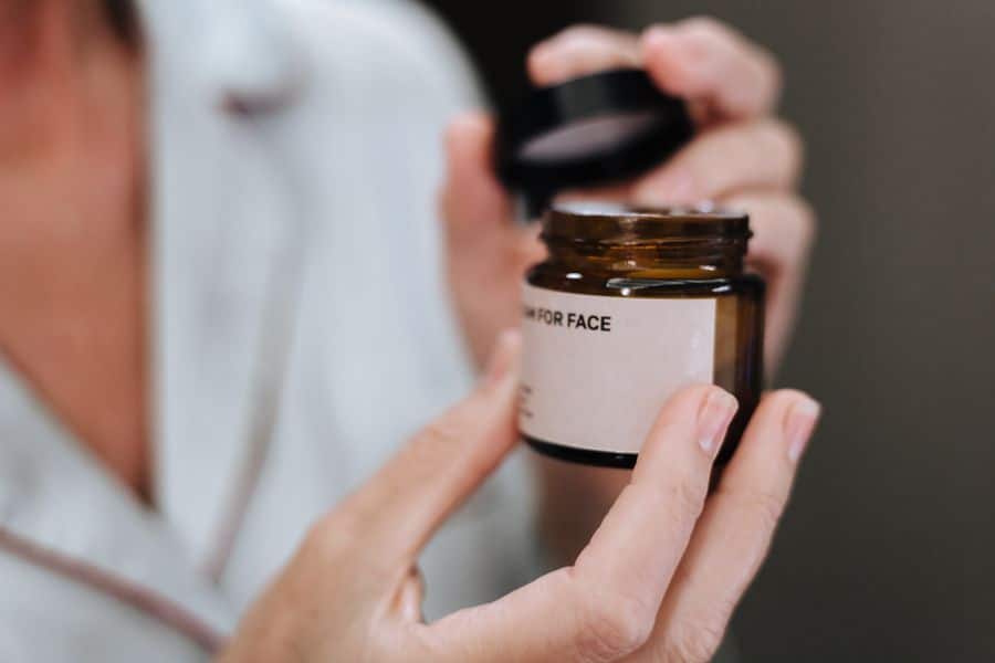 Crema facial para cuidado de la piel