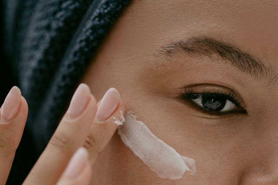Crema hidratante para contorno de ojos