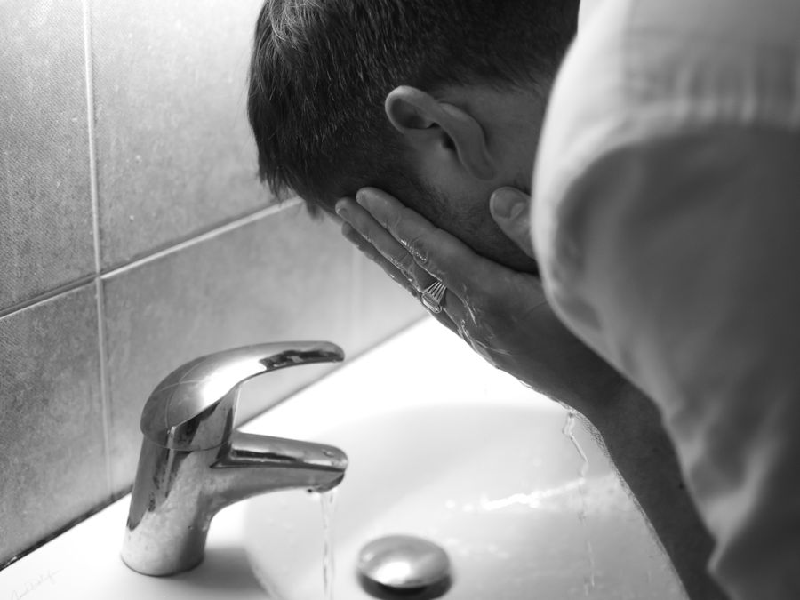 Higiene facial masculina básica